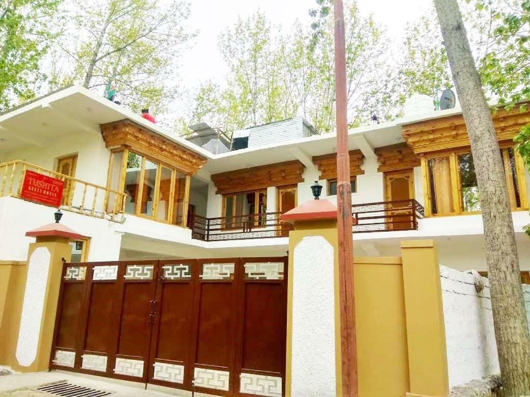 Tushita Ladakh Hotel Leh Buitenkant foto